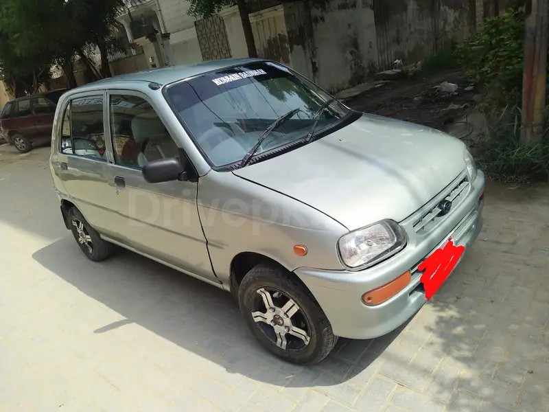 Daihatsu Cuore 2011