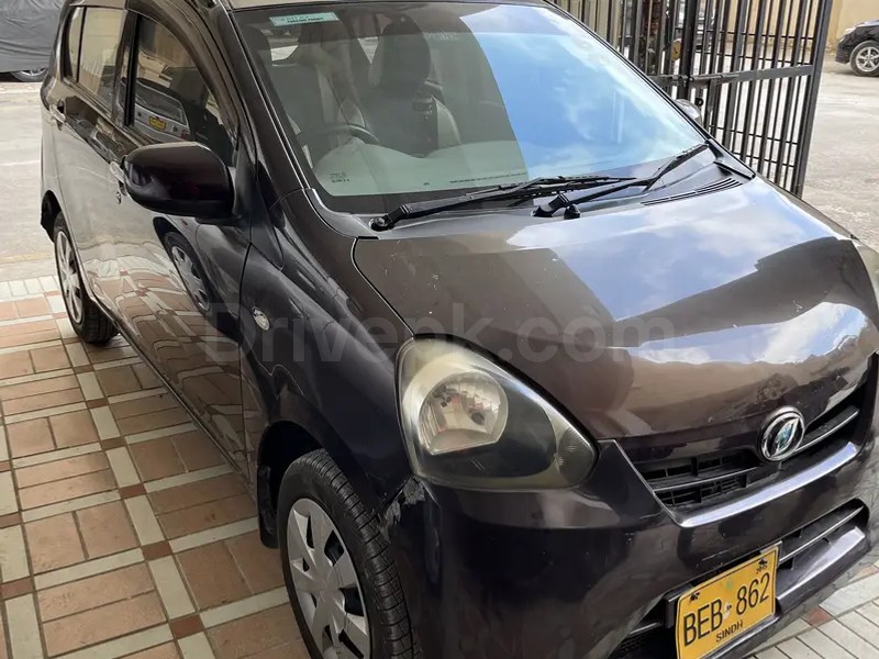 Daihatsu Mira 2012