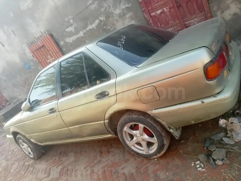 Nissan Sunny 1990