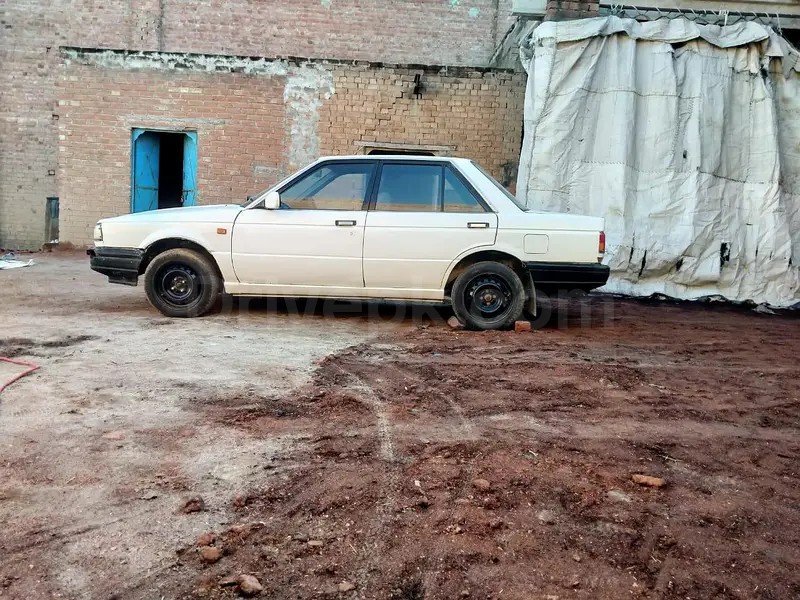 Nissan Sunny 1987