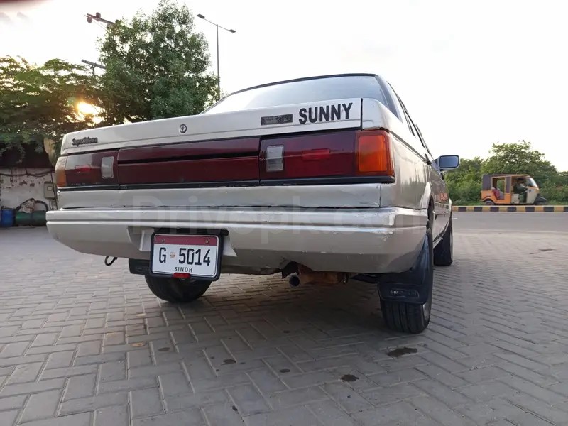 Nissan Sunny 1990