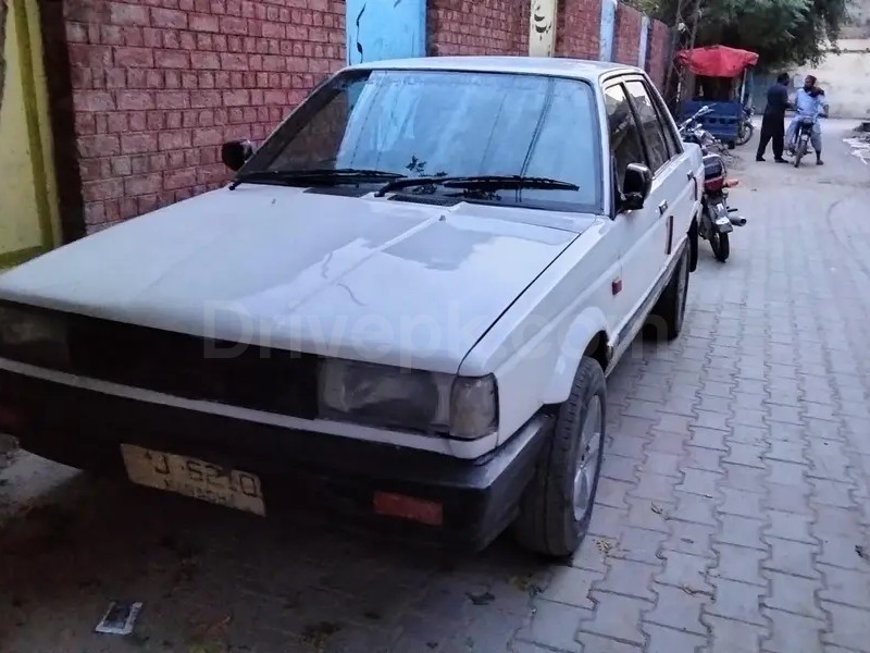 Nissan Sunny 1987