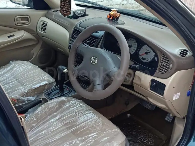 Nissan Sunny 2005