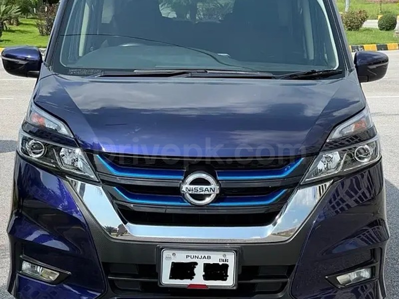 Nissan Serena 2018