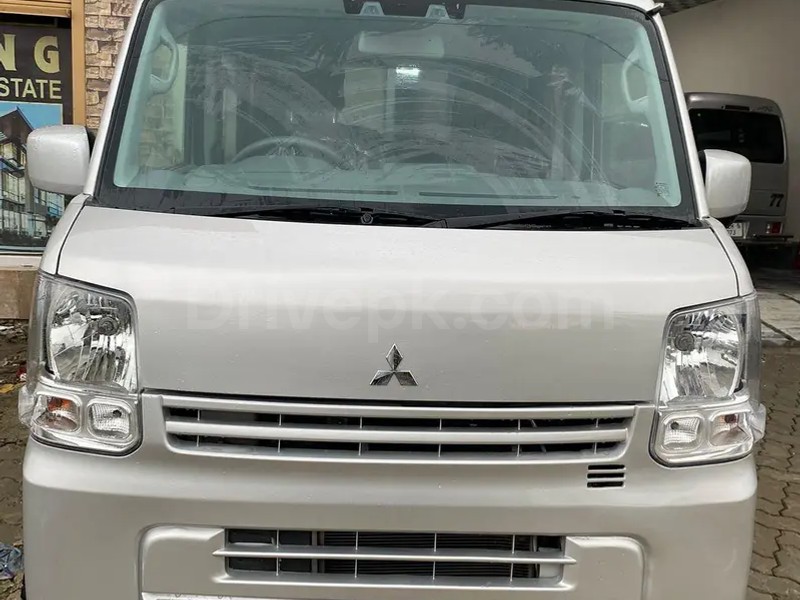 Mitsubishi Minica 2022