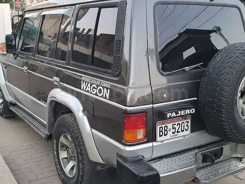 Mitsubishi Pajero 1986