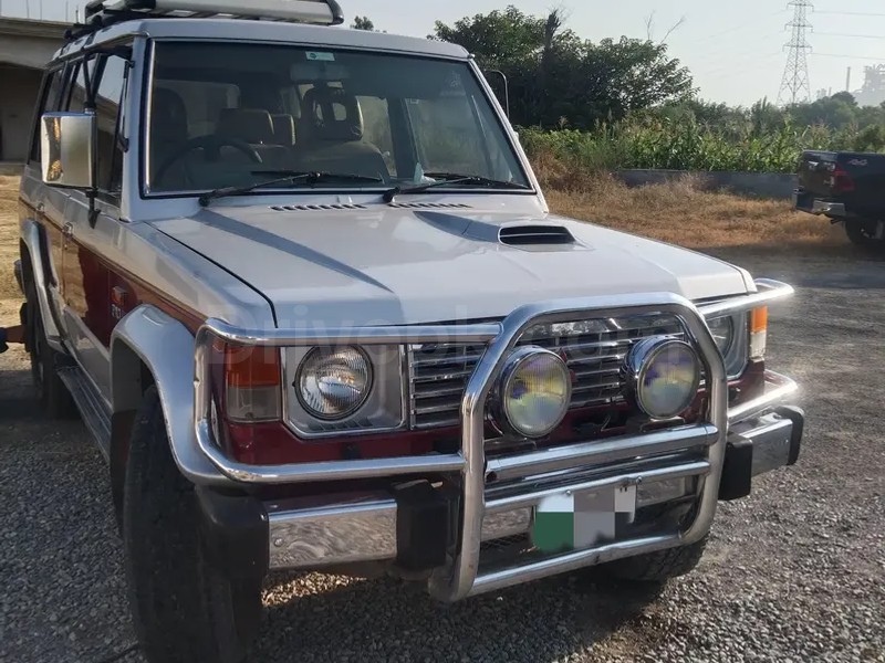 Mitsubishi Pajero 1987