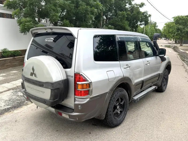 Mitsubishi Pajero 2000
