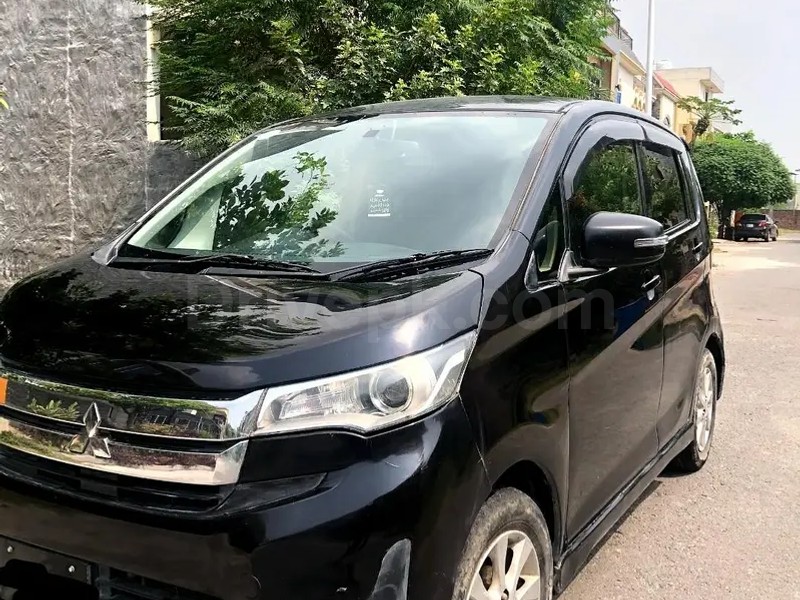 Mitsubishi EK Custom 2013