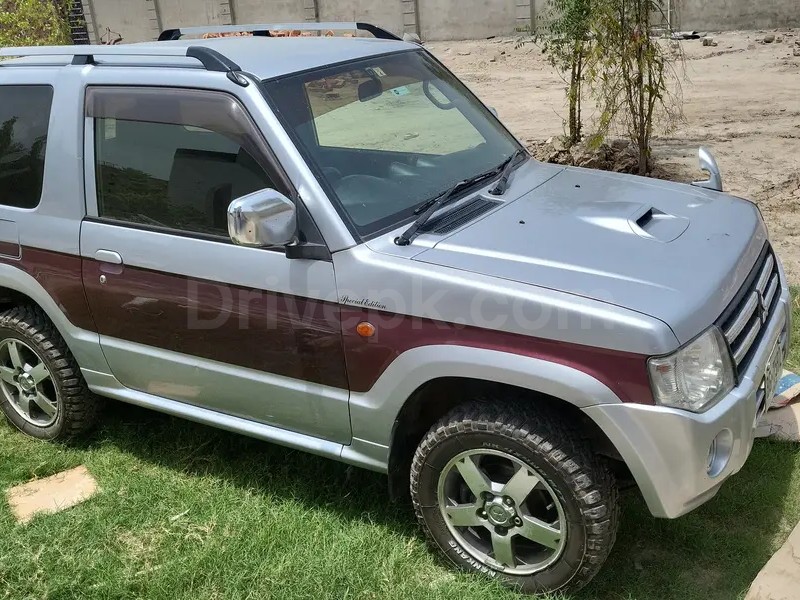 Mitsubishi Pajero Mini 2012