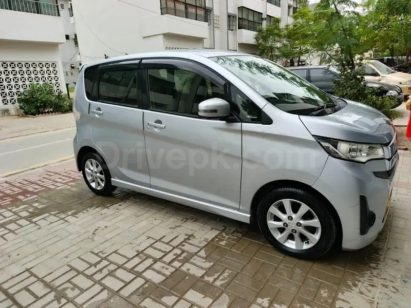 Mitsubishi EK Custom 2013