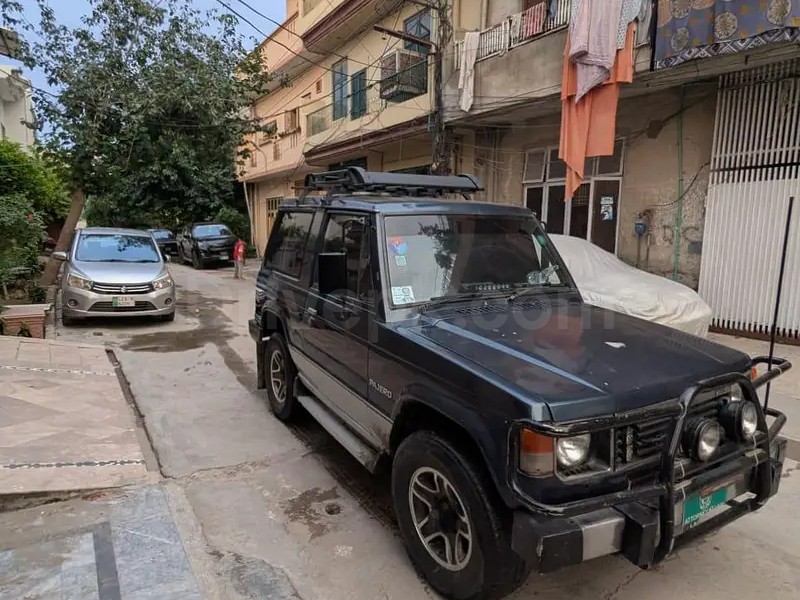 Mitsubishi Pajero 1988