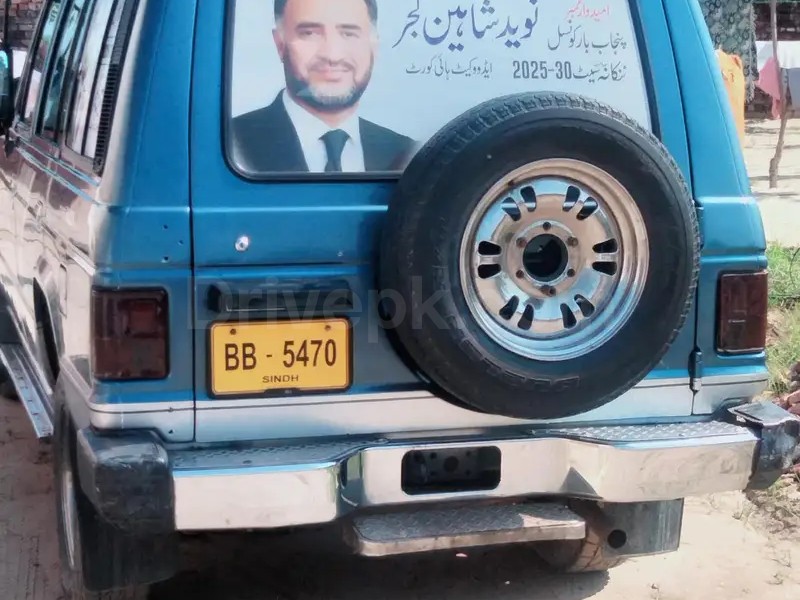 Mitsubishi Pajero 1990