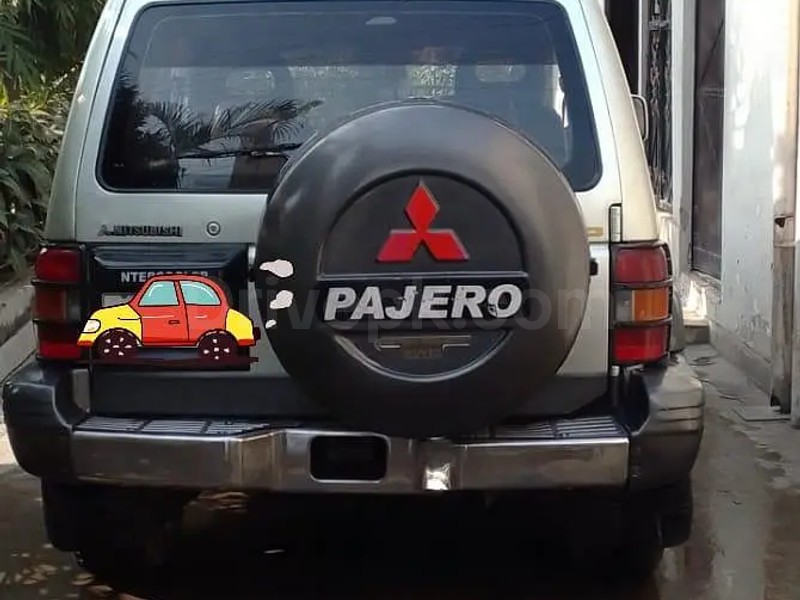 Mitsubishi Pajero 1992