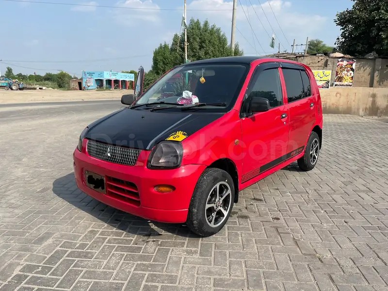 Mitsubishi Minica 2012