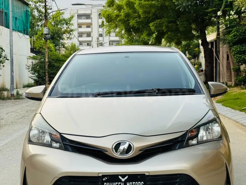 Toyota Vitz 2015