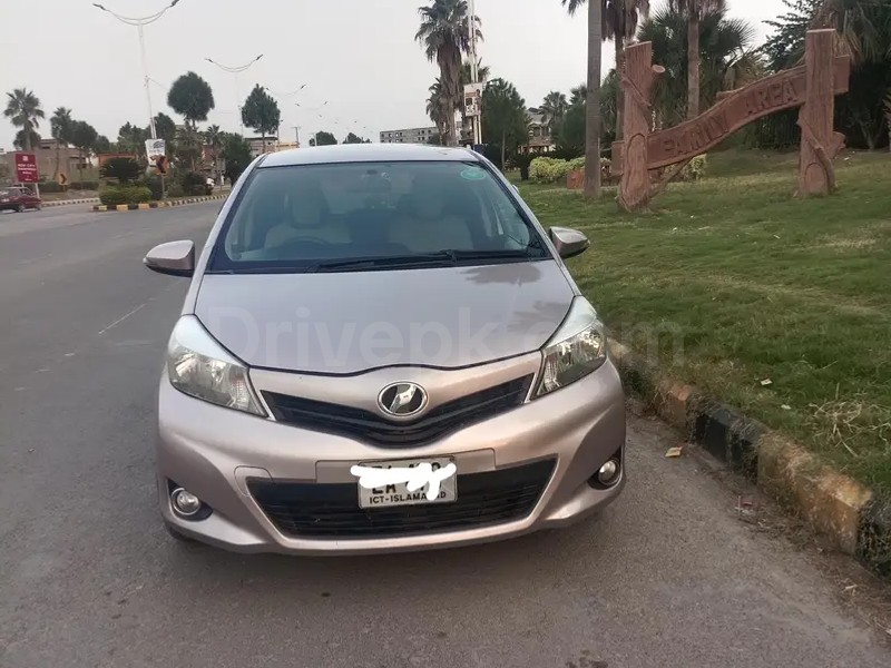 Toyota Vitz 2011