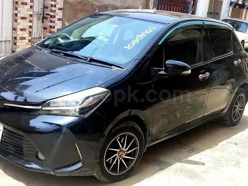 Toyota Vitz 2015