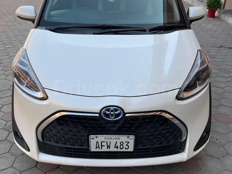 Toyota Sienta 2018