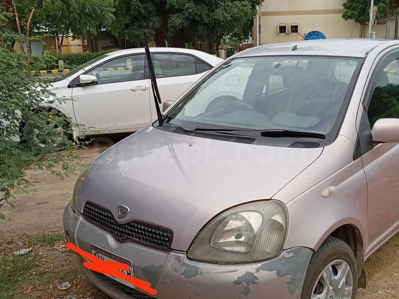 Toyota Vitz 2000