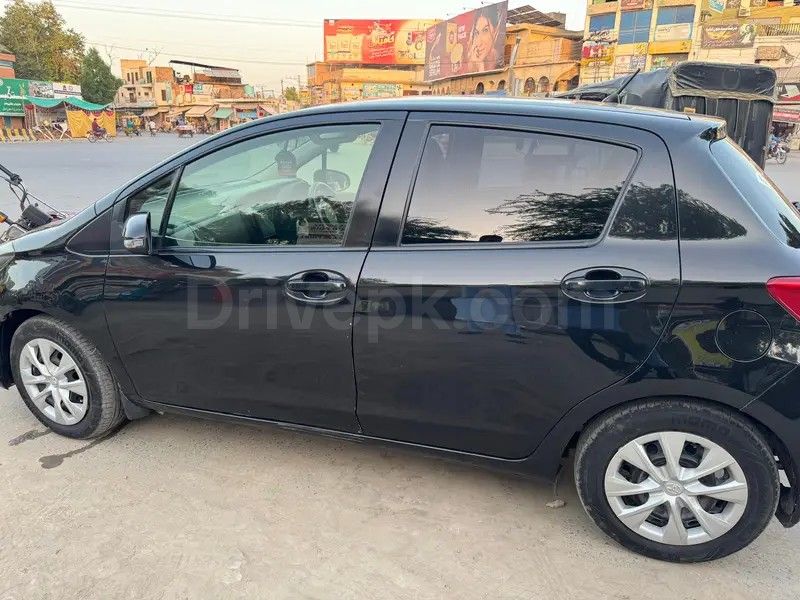 Toyota Vitz 2014