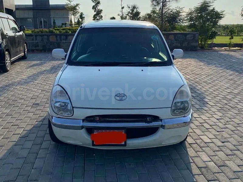 Toyota Duet 2000