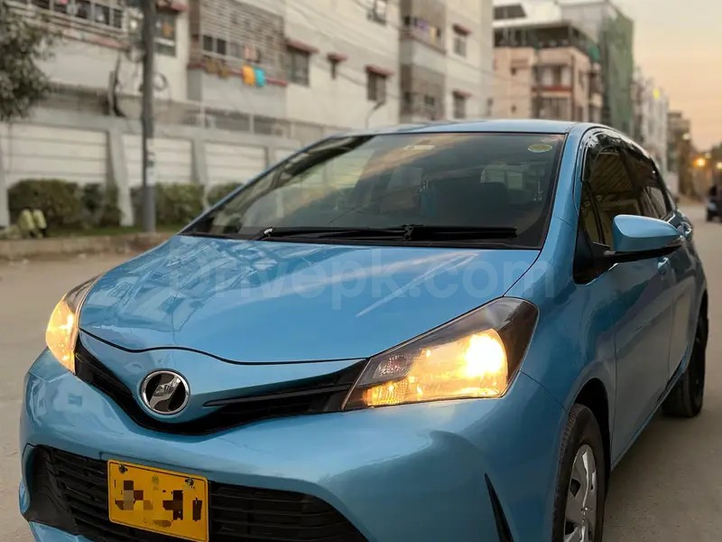 Toyota Vitz 2015