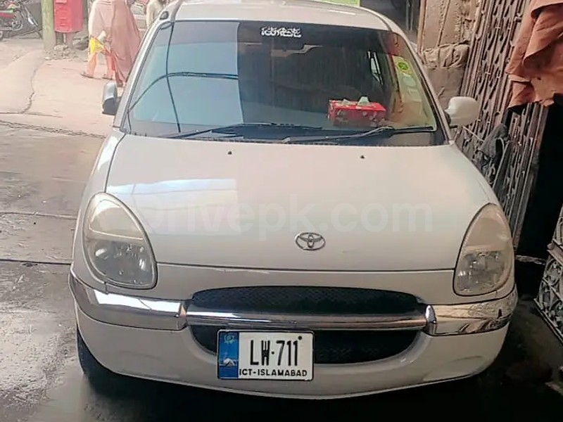 Toyota Duet 2002