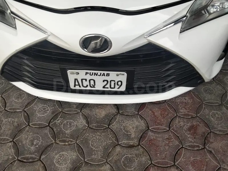 Toyota Vitz 2017