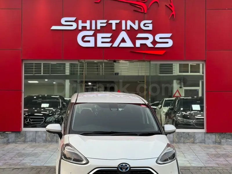Toyota Sienta 2019