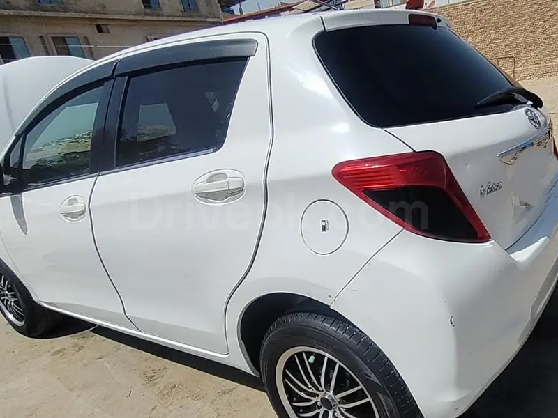 Toyota Vitz 2013