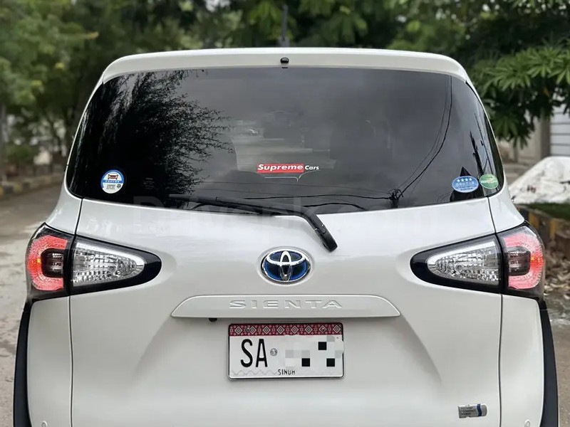 Toyota Sienta 2018