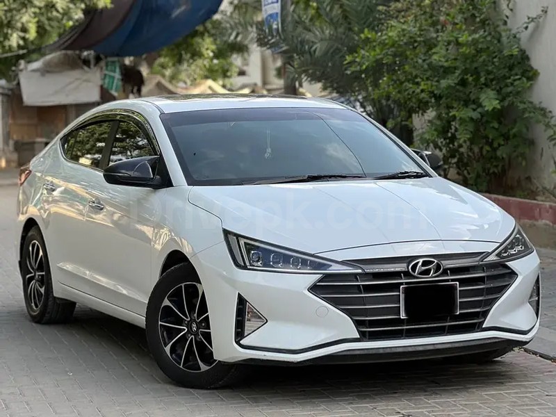 Hyundai Elantra 2022