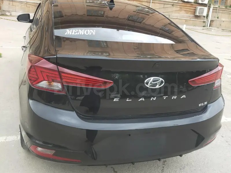 Hyundai Elantra 2021