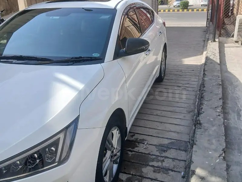 Hyundai Elantra 2021