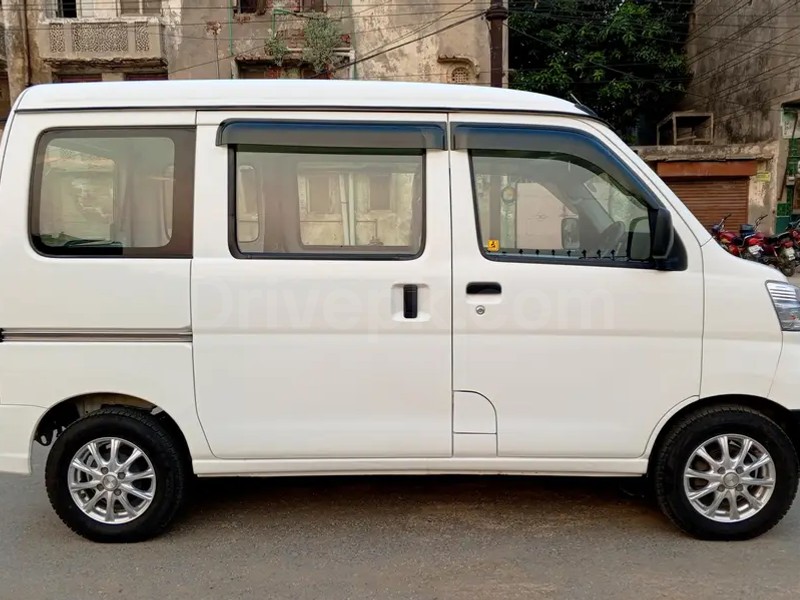 Daihatsu Hijet 2024