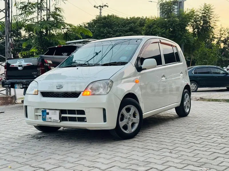 Daihatsu Mira 2005