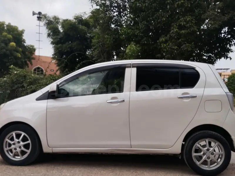 Daihatsu Mira 2014