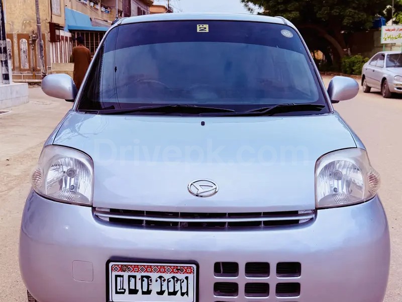 Daihatsu Esse 2011