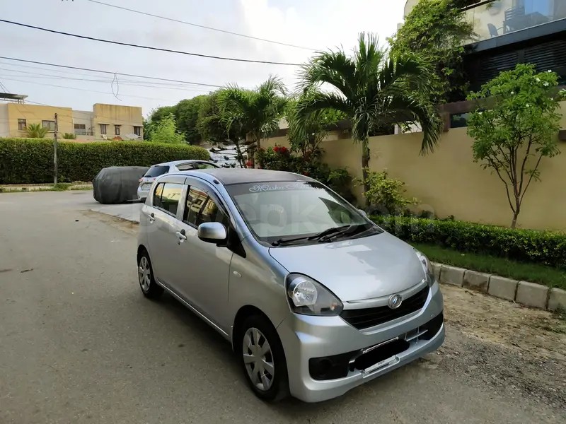 Daihatsu Mira 2012