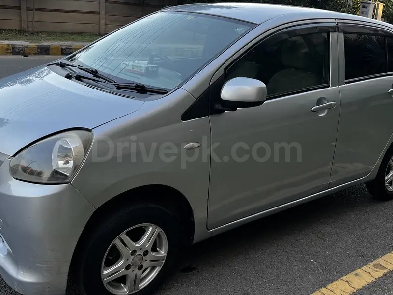 Daihatsu Mira 2015