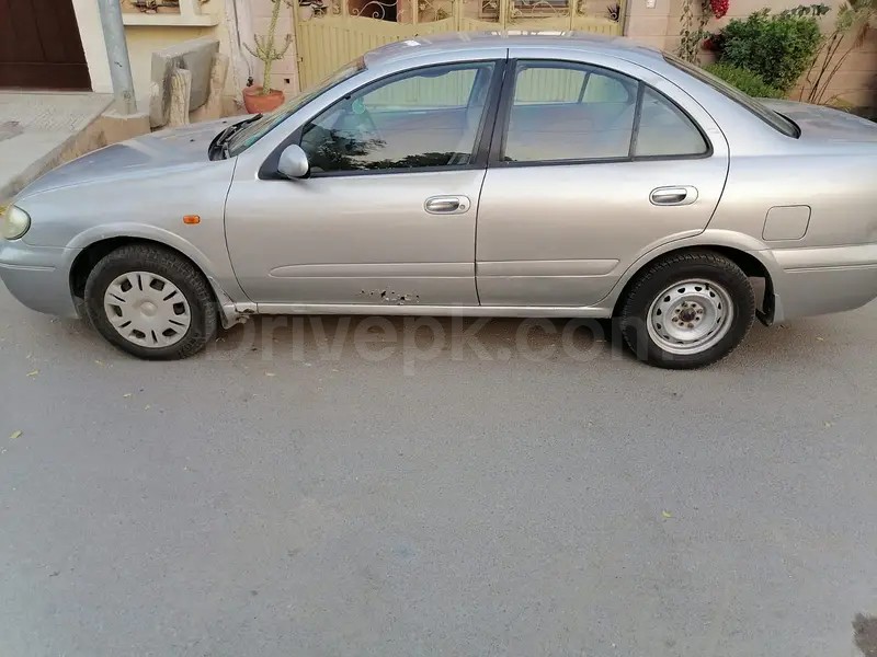 Nissan Sunny 2005
