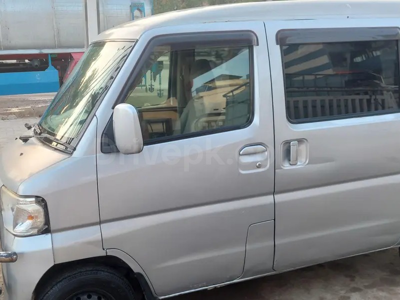 Nissan Clipper 2012