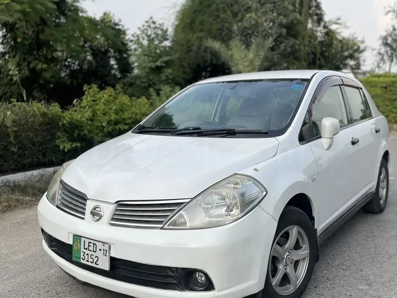 Nissan Tiida 2007