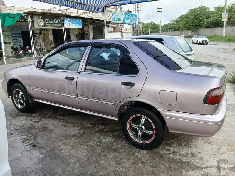 Nissan Sunny 2002