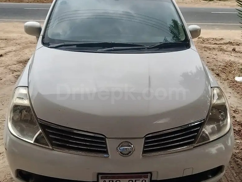 Nissan Tiida 2008