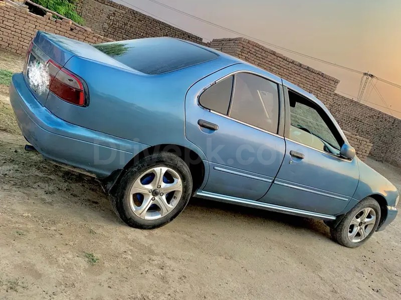 Nissan Sunny 2001