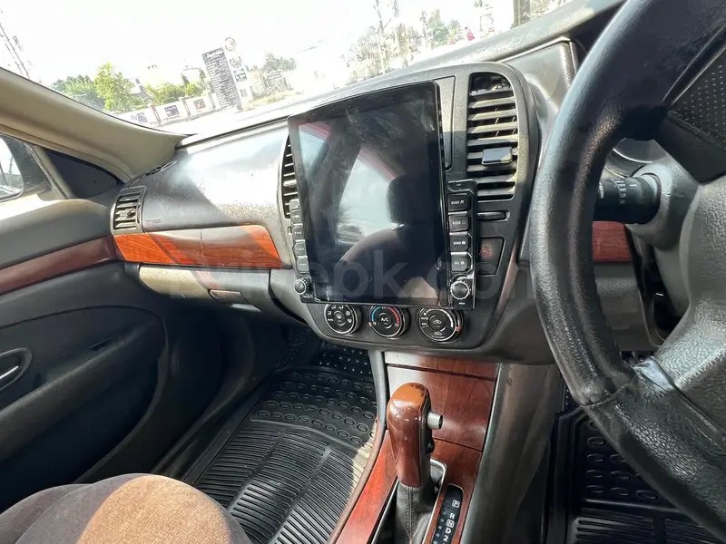 Nissan Blue Bird 2012