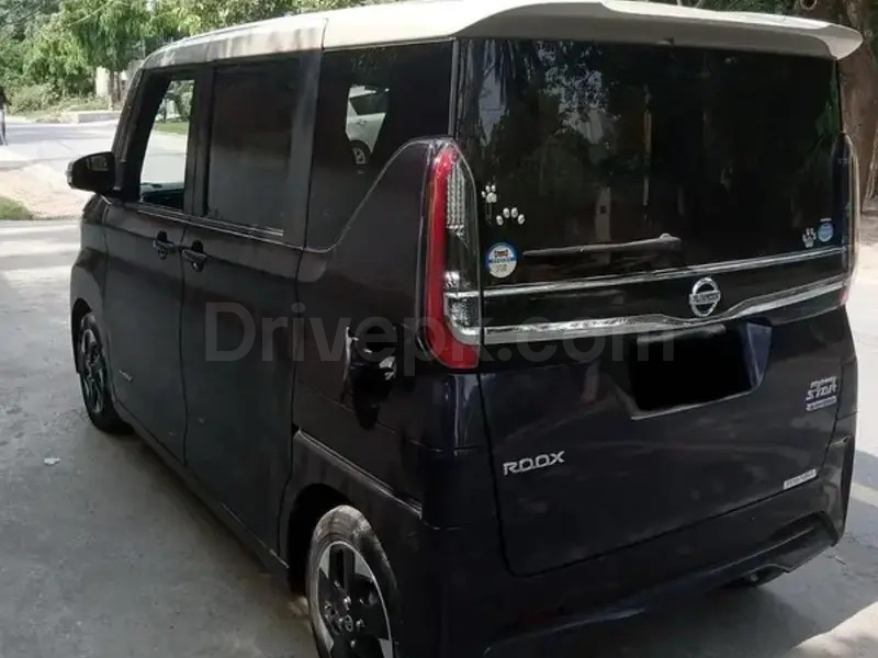 Nissan Roox 2021