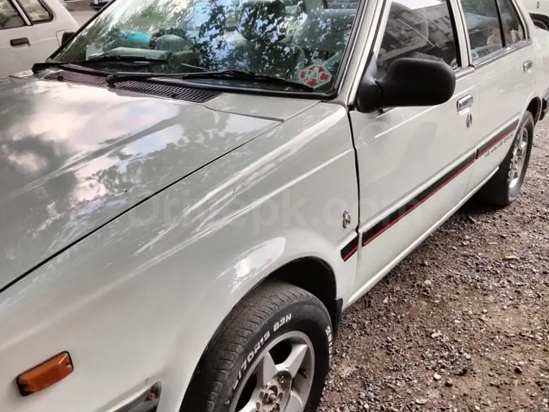 Nissan Sunny 1985